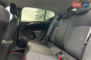 Хэтчбек Opel Astra 2016 в 