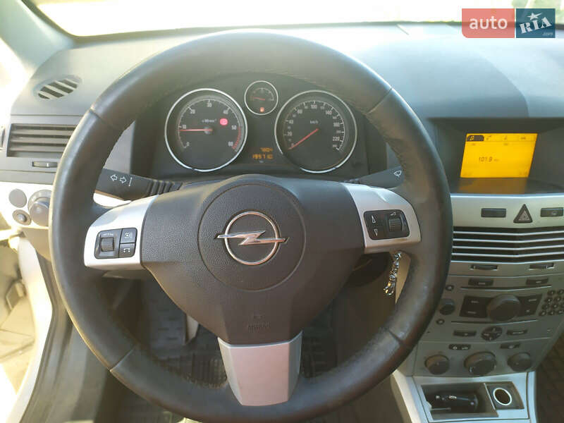 Универсал Opel Astra 2009 в Болграде