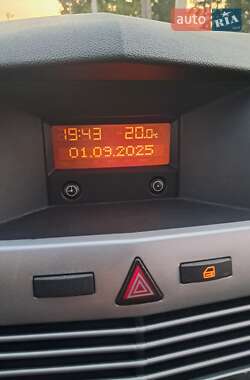 Хэтчбек Opel Astra 2009 в 