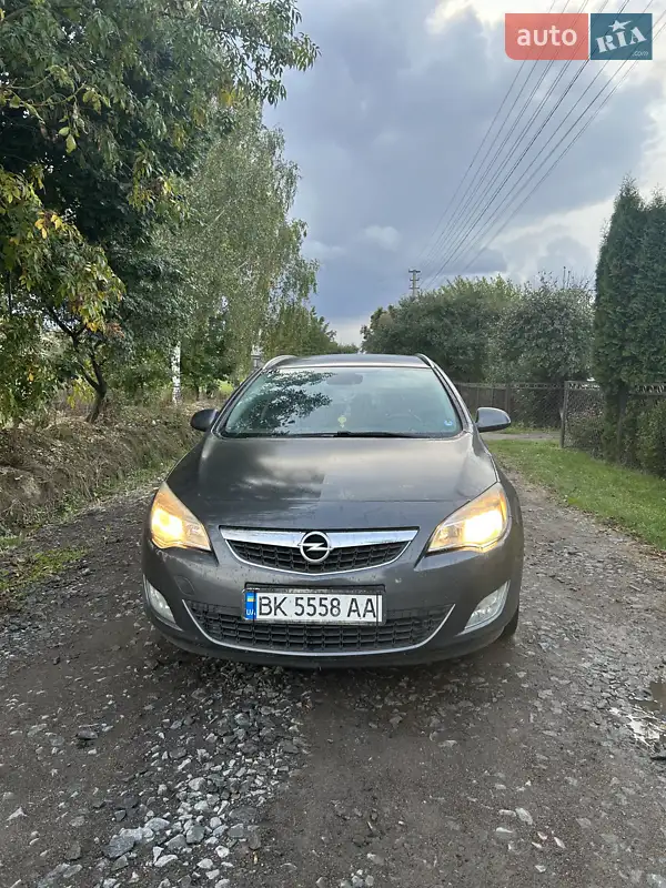 Opel Astra 2012