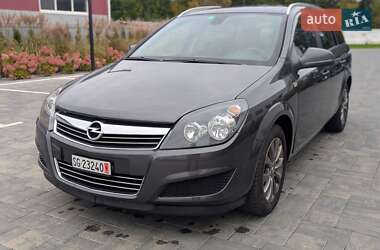 Универсал Opel Astra 2011 в 