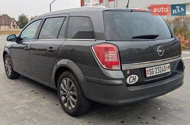 Универсал Opel Astra 2011 в 