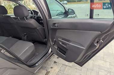 Универсал Opel Astra 2011 в 