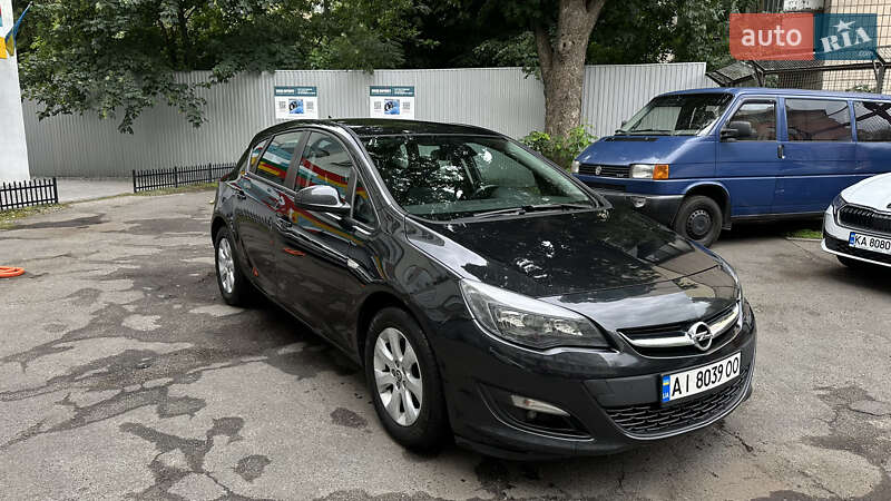Хэтчбек Opel Astra 2015 в Киеве