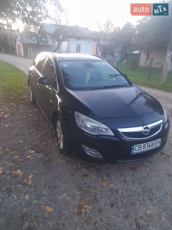 Універсал Opel Astra 2011 в Бориславі