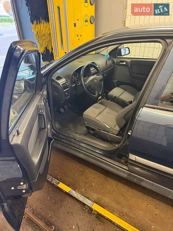 Хэтчбек Opel Astra 2002 в Калуше