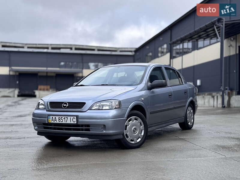 Седан Opel Astra 2009 в 