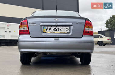 Седан Opel Astra 2009 в 