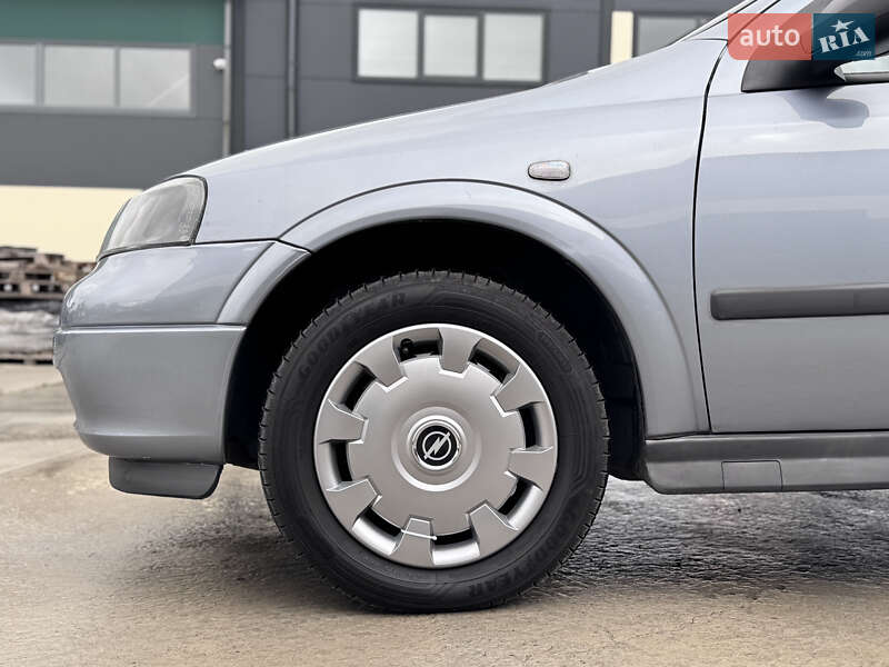 Седан Opel Astra 2009 в Киеве