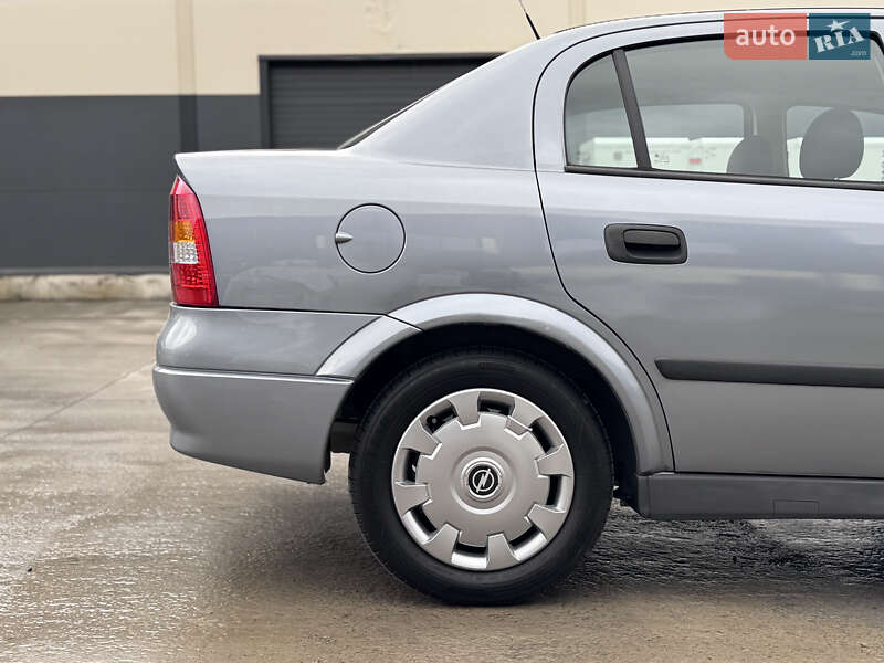 Седан Opel Astra 2009 в Киеве