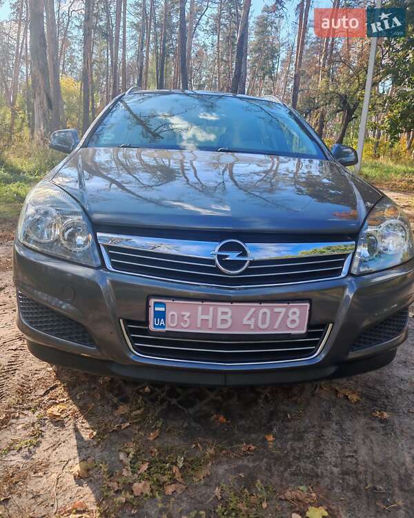 Универсал Opel Astra 2010 в Харькове