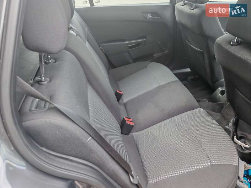 Универсал Opel Astra 2010 в Харькове