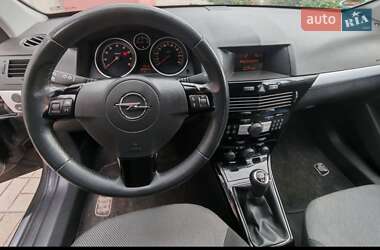 Универсал Opel Astra 2010 в 