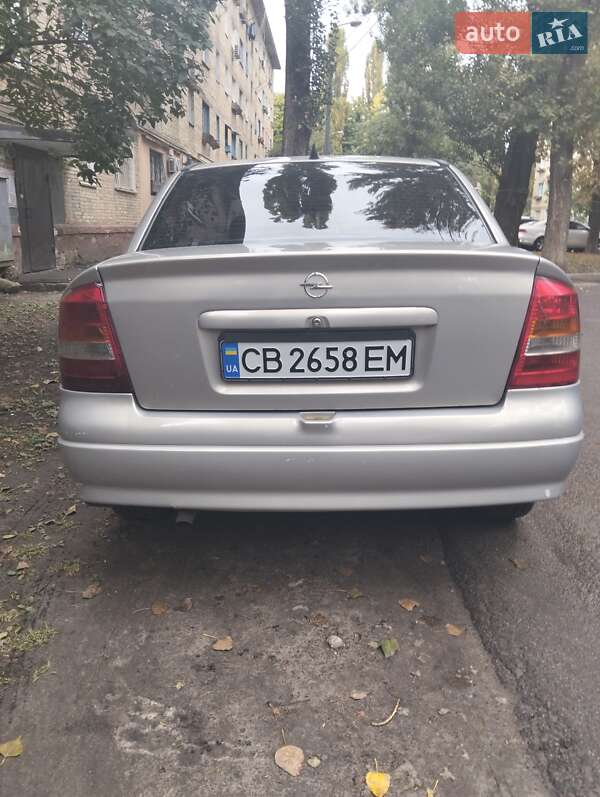 Седан Opel Astra 2006 в Борзне