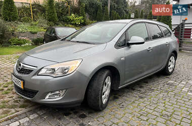 Opel Astra 2012