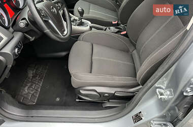 Универсал Opel Astra 2012 в 