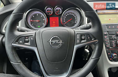 Универсал Opel Astra 2012 в 