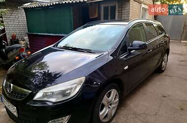 Opel Astra 2011