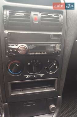 Хэтчбек Opel Astra 2000 в 