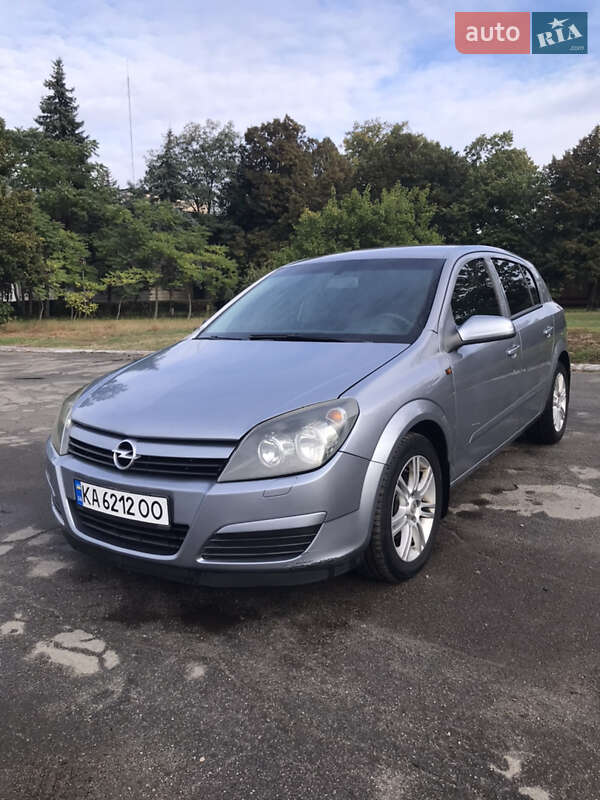 Хетчбек Opel Astra 2004 в Києві фото 2 Хетчбек Opel Astra 2004 в Києві