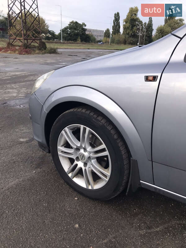 Хетчбек Opel Astra 2004 в Києві фото 8 Хетчбек Opel Astra 2004 в Києві