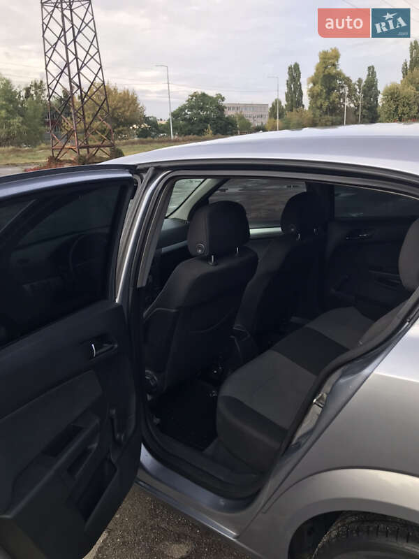 Хетчбек Opel Astra 2004 в Києві фото 17 Хетчбек Opel Astra 2004 в Києві