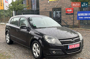 Хетчбек Opel Astra 2004 в  фото 4 Хетчбек Opel Astra 2004 в