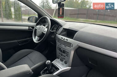 Хетчбек Opel Astra 2004 в  фото 43 Хетчбек Opel Astra 2004 в