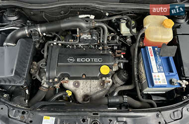 Хетчбек Opel Astra 2004 в  фото 52 Хетчбек Opel Astra 2004 в