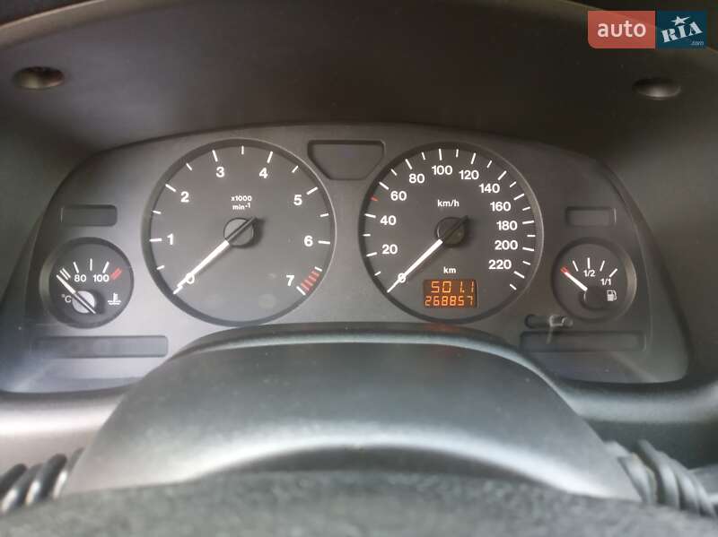 Седан Opel Astra 2000 в Броварах