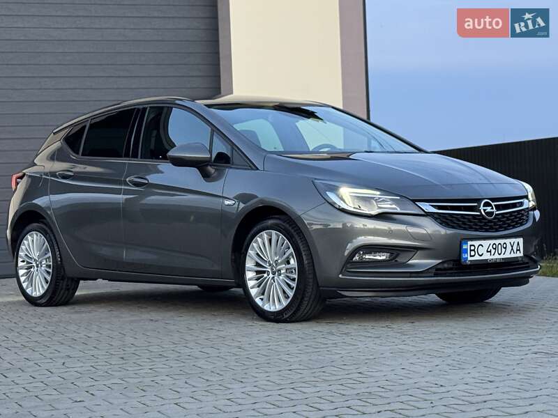 Хетчбек Opel Astra 2018 в Стрию