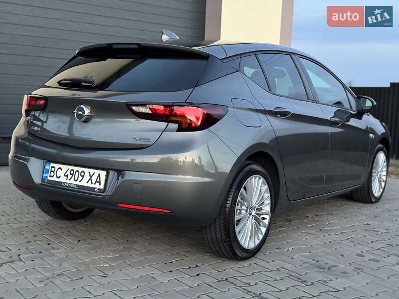 Хетчбек Opel Astra 2018 в Стрию