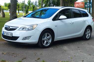 Opel Astra 2012