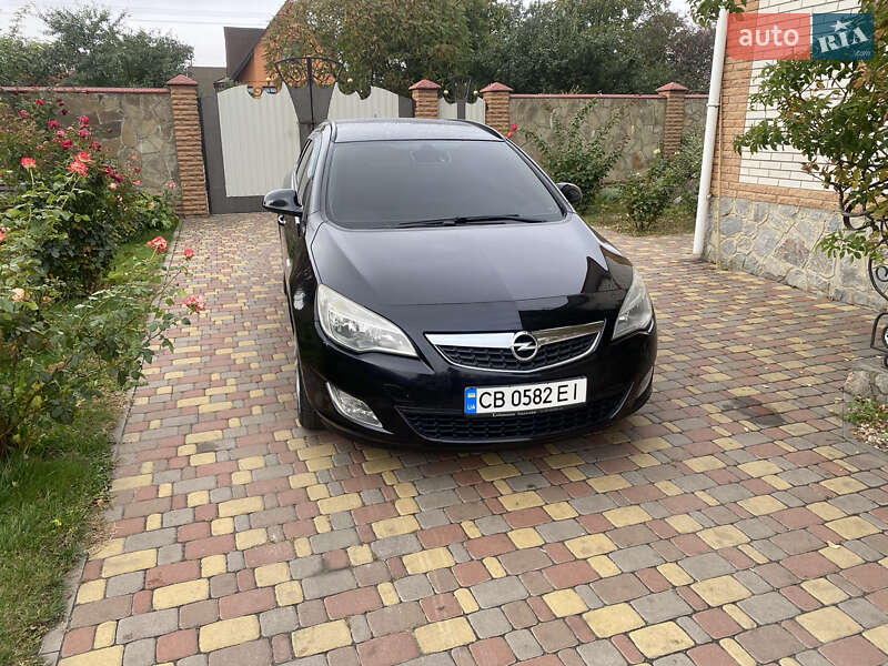 Opel Astra 2011