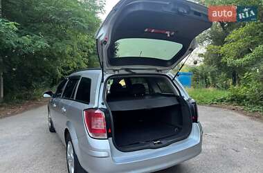 Универсал Opel Astra 2013 в 