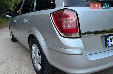 Универсал Opel Astra 2013 в 