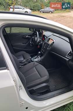Универсал Opel Astra 2015 в 