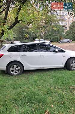Универсал Opel Astra 2015 в 