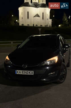 Универсал Opel Astra 2012 в Чернигове