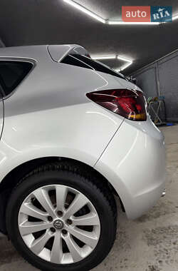 Хэтчбек Opel Astra 2010 в 