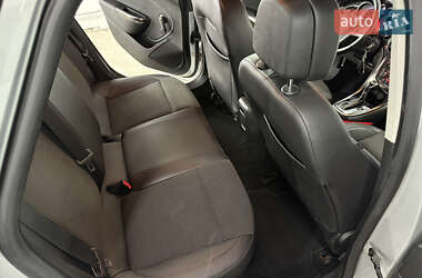 Хэтчбек Opel Astra 2010 в 