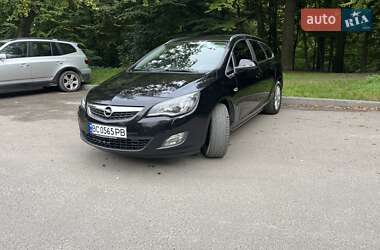Универсал Opel Astra 2011 в Львове
