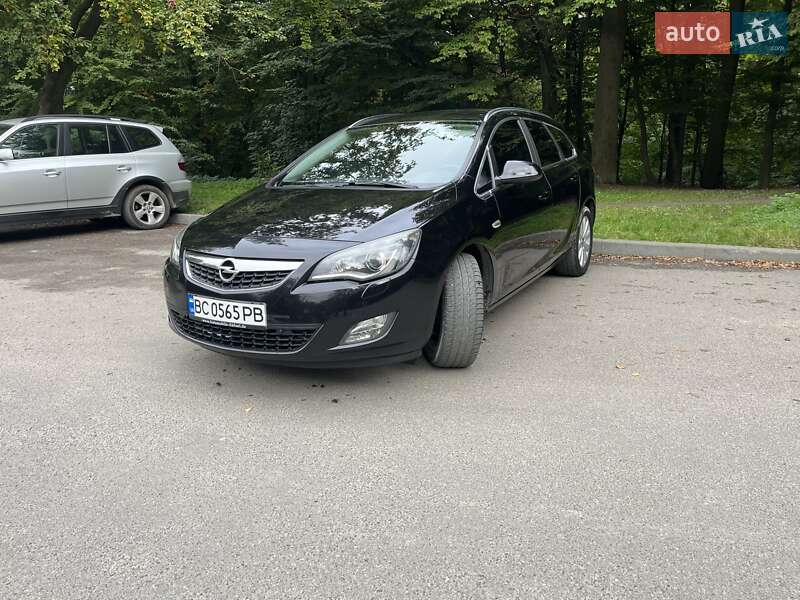 Opel Astra 2011 Opel Astra 2011