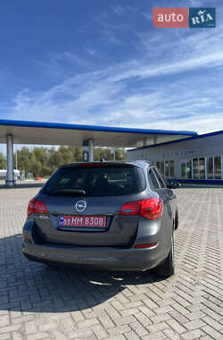 Универсал Opel Astra 2011 в 