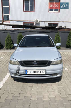 Седан Opel Astra 2005 в Хмельницком