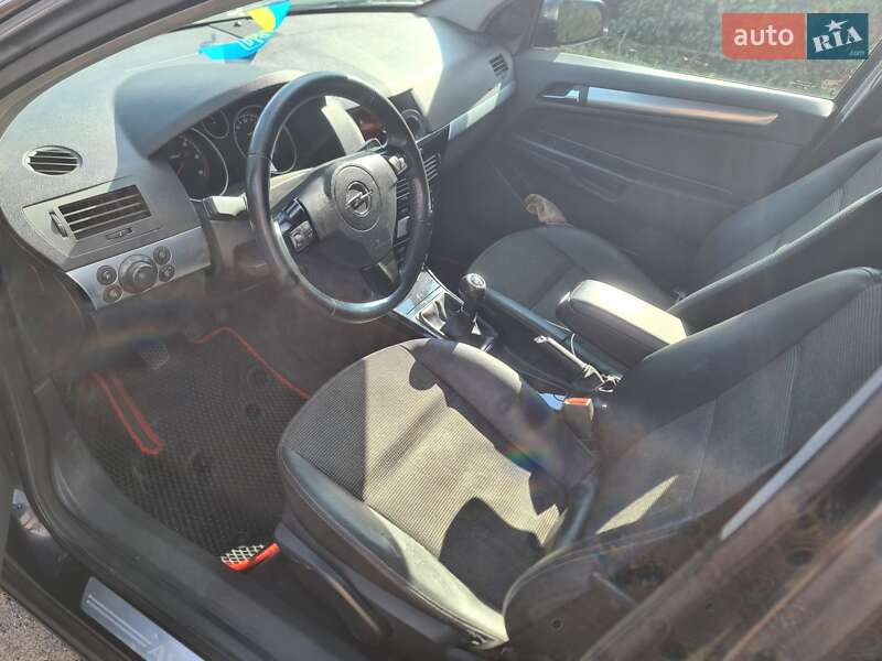 Хэтчбек Opel Astra 2008 в Киеве