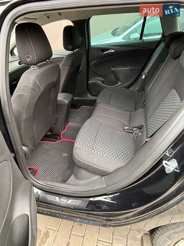 Универсал Opel Astra 2017 в Крюковщине