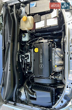 Универсал Opel Astra 2008 в 