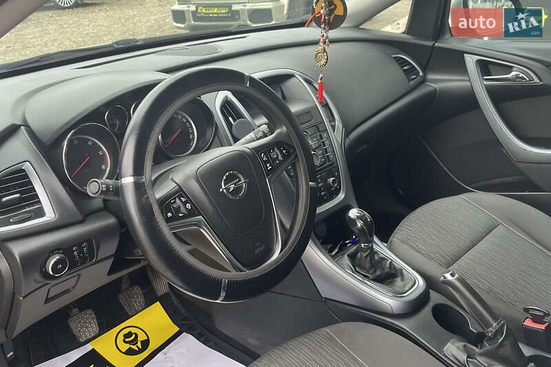 Універсал Opel Astra 2013 в Стрию