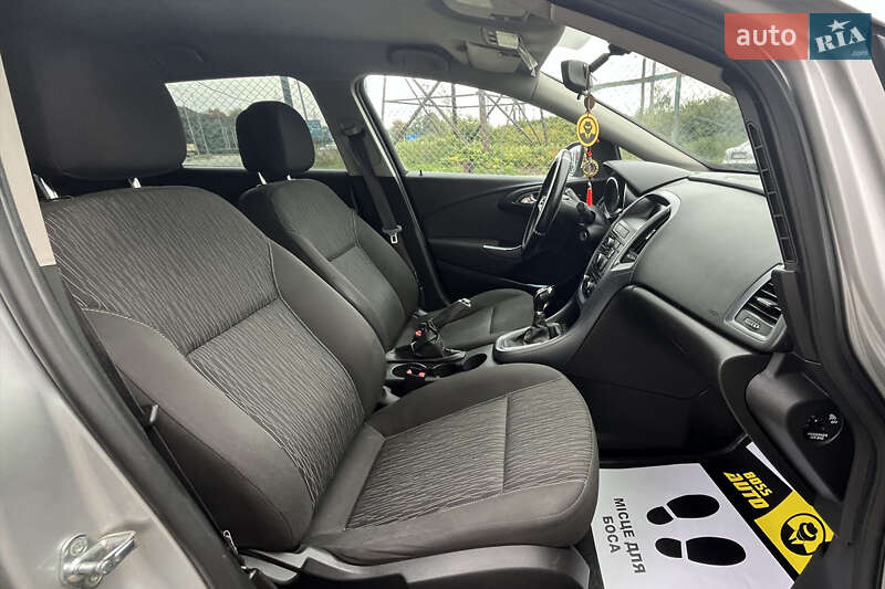 Універсал Opel Astra 2013 в Стрию